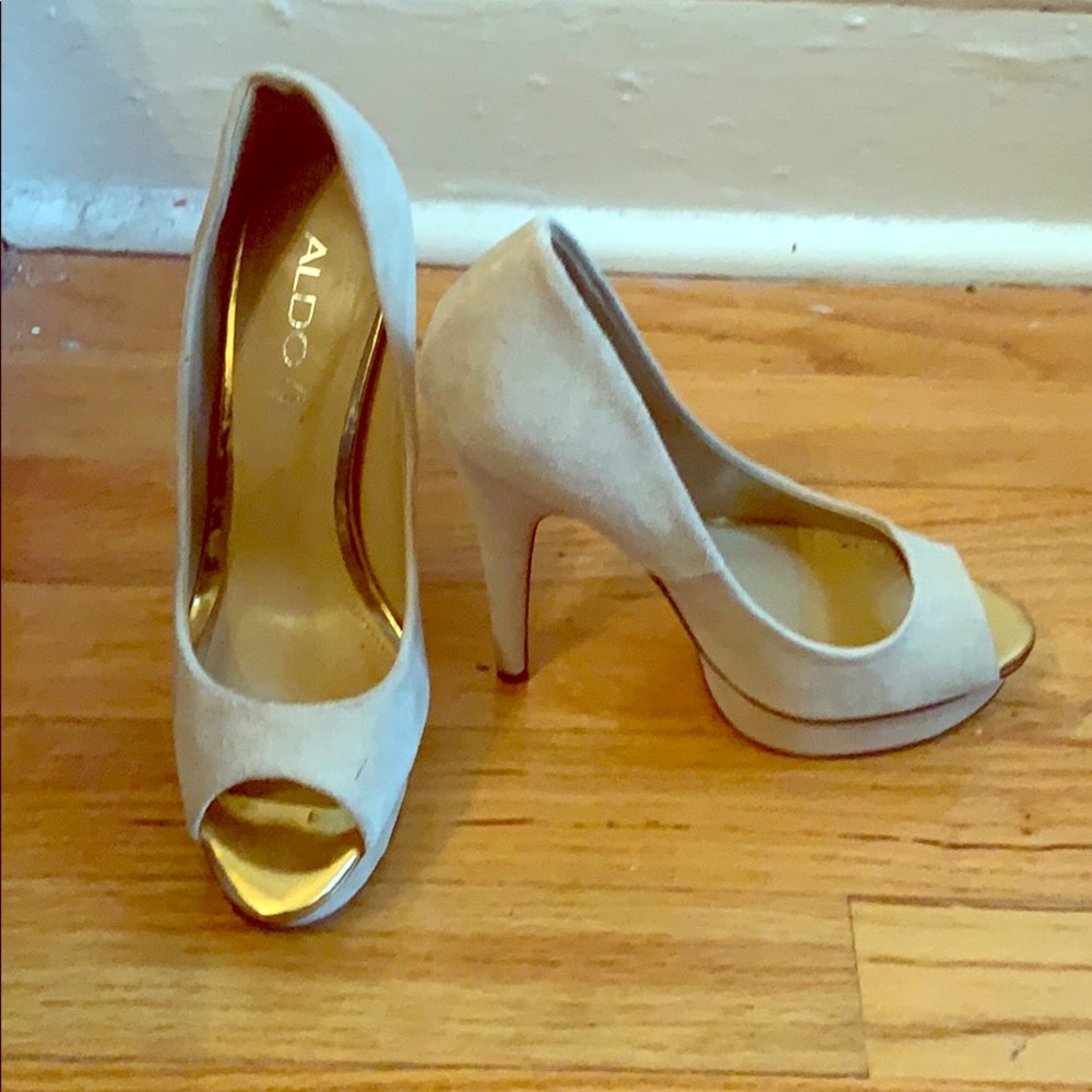 Suede nude platform heel